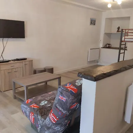 Sans Linge De Maison *