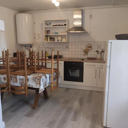 Sans Linge De Maison *