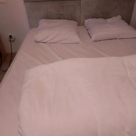 Le Paradou A アパート ベス・エ・サンタナステーズ